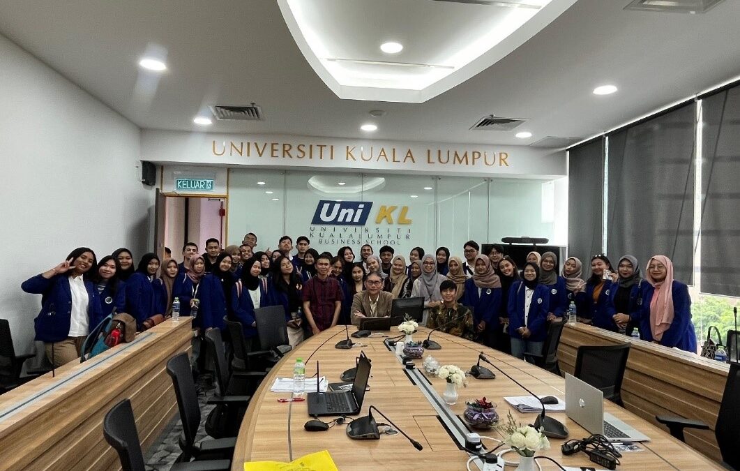 International Student Mobility Mahasiswa FEB UM ke Malaysia