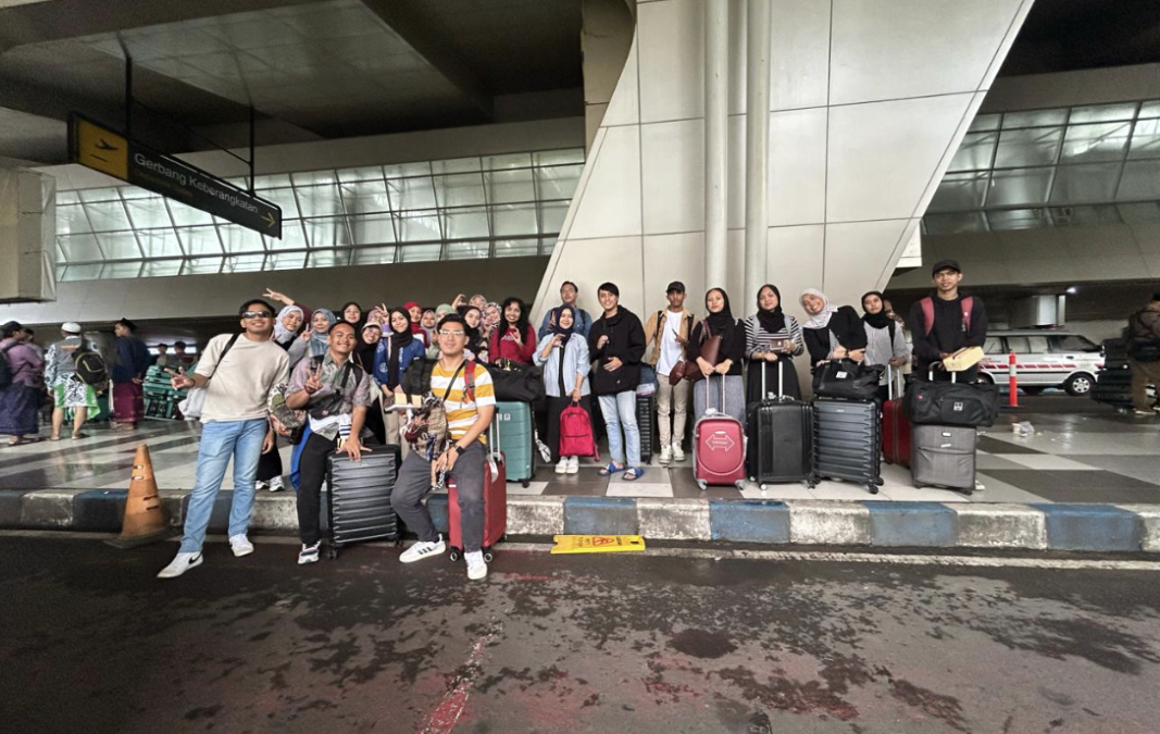 UPM Students at UM for a Week, FEB UM Deliver the Return of UPM Students at Juanda Airport