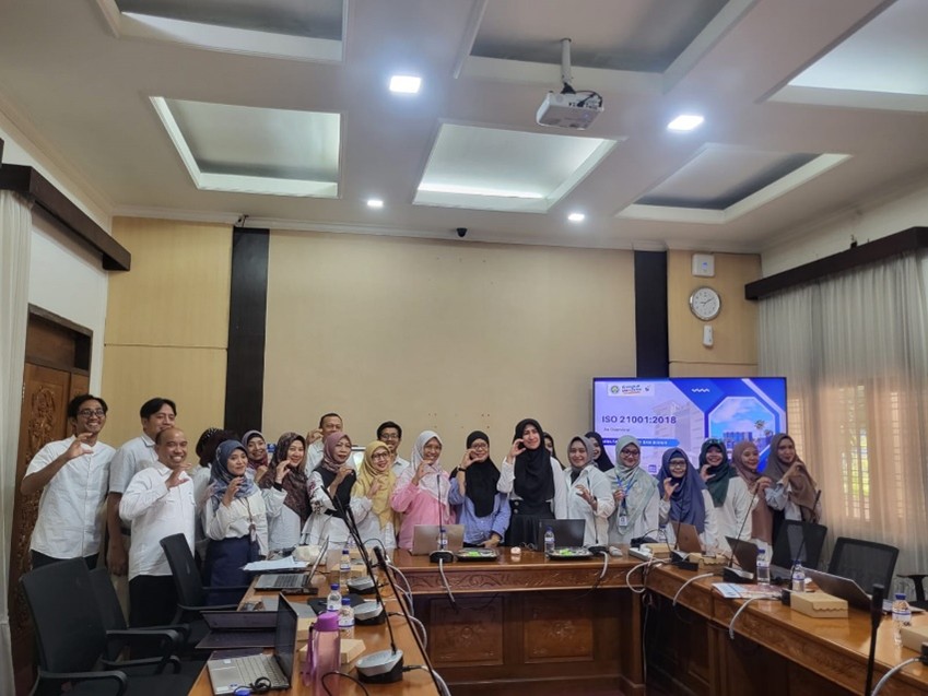 FEB UM LAKSANAKAN VISITASI PEMBAHARUAN SERTIFIKASI ISO 21001:2018: KOMITMEN PADA MANAJEMEN MUTU PENDIDIKAN BERSTANDAR INTERNASIONAL