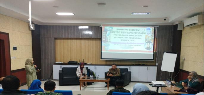 Prodi Magister dan Doktor Pendidikan Ekonomi menyelenggarakan International Guest Lecture (IGL) bertema “Crafting High Impact: From Manuscript Preparation to Journal Publication” di International Confrence Gedung E11 Lantai 1 FEB UM, Jumat, 21 Agustus 2026